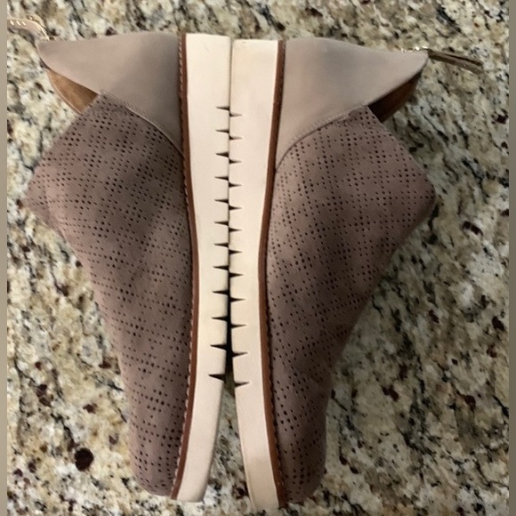 DrScholls be free energy technology 11 medium comfortable slip with back zipper. - Picture 10 of 10